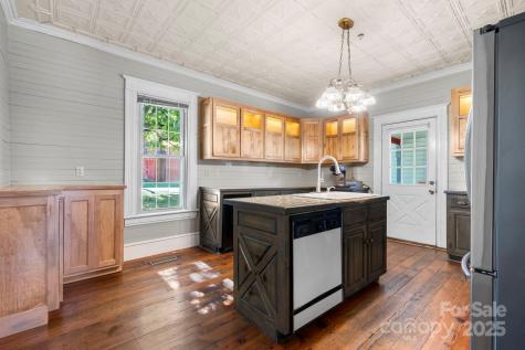 101 1st Street NW Catawba NC 28609