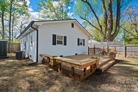 89 Carolina Avenue Brevard NC 28712