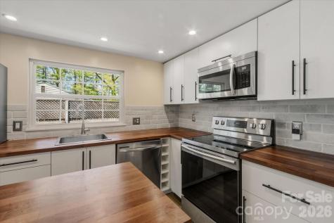 89 Carolina Avenue Brevard NC 28712
