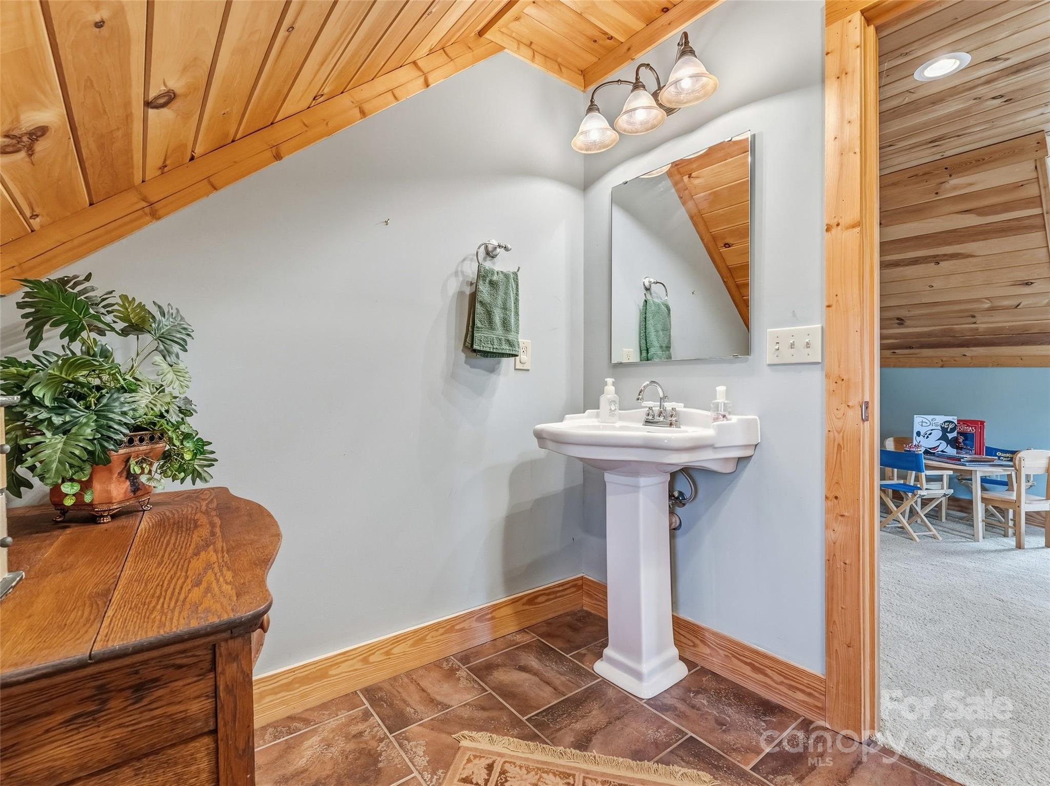 167 Mountain Vista Drive Saluda NC 28773