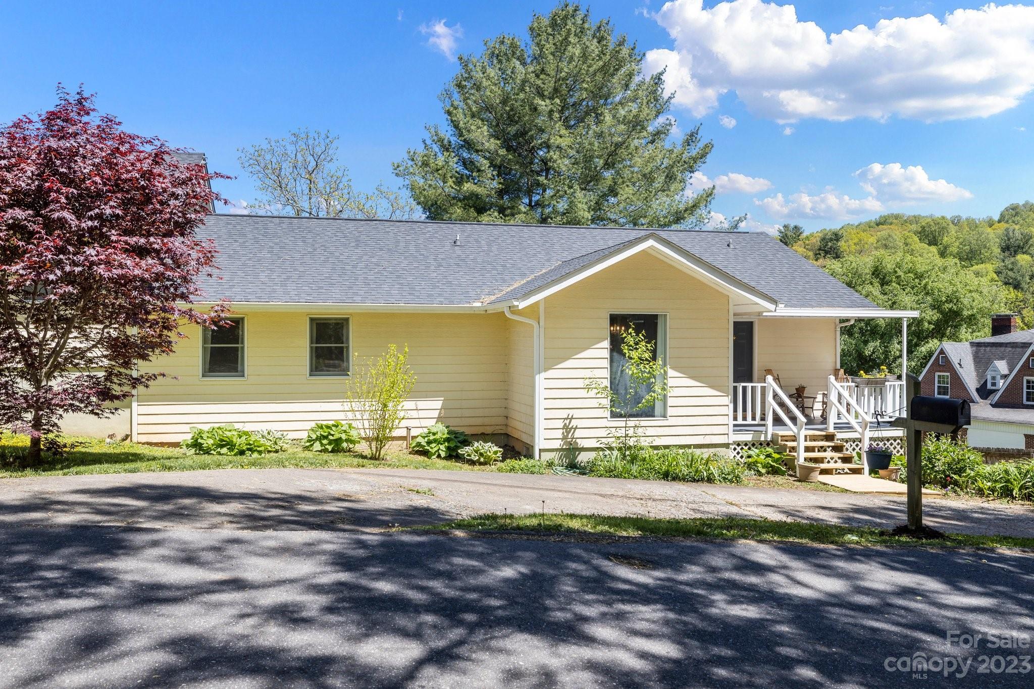 110 Church Street Burnsville NC 28714