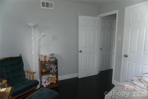 2851 Burbank Drive Charlotte NC 28216