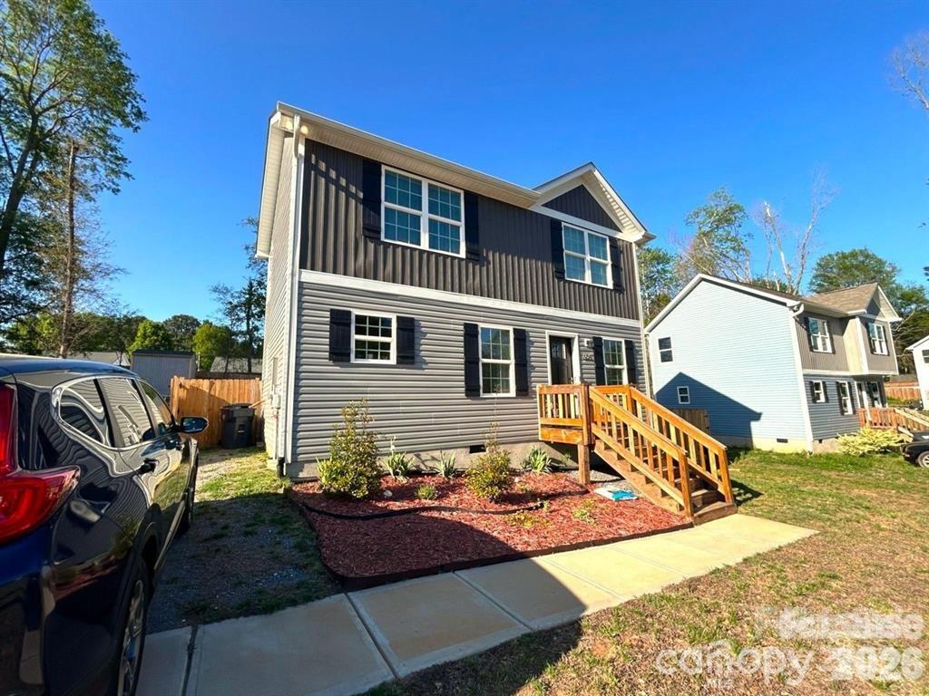 606 E Carpenter Street Dallas NC 28034