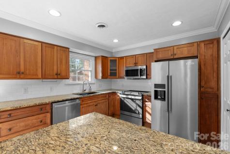 1411 Kensington Road Hendersonville NC 28791
