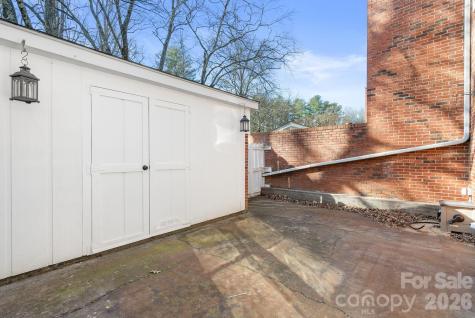 1411 Kensington Road Hendersonville NC 28791