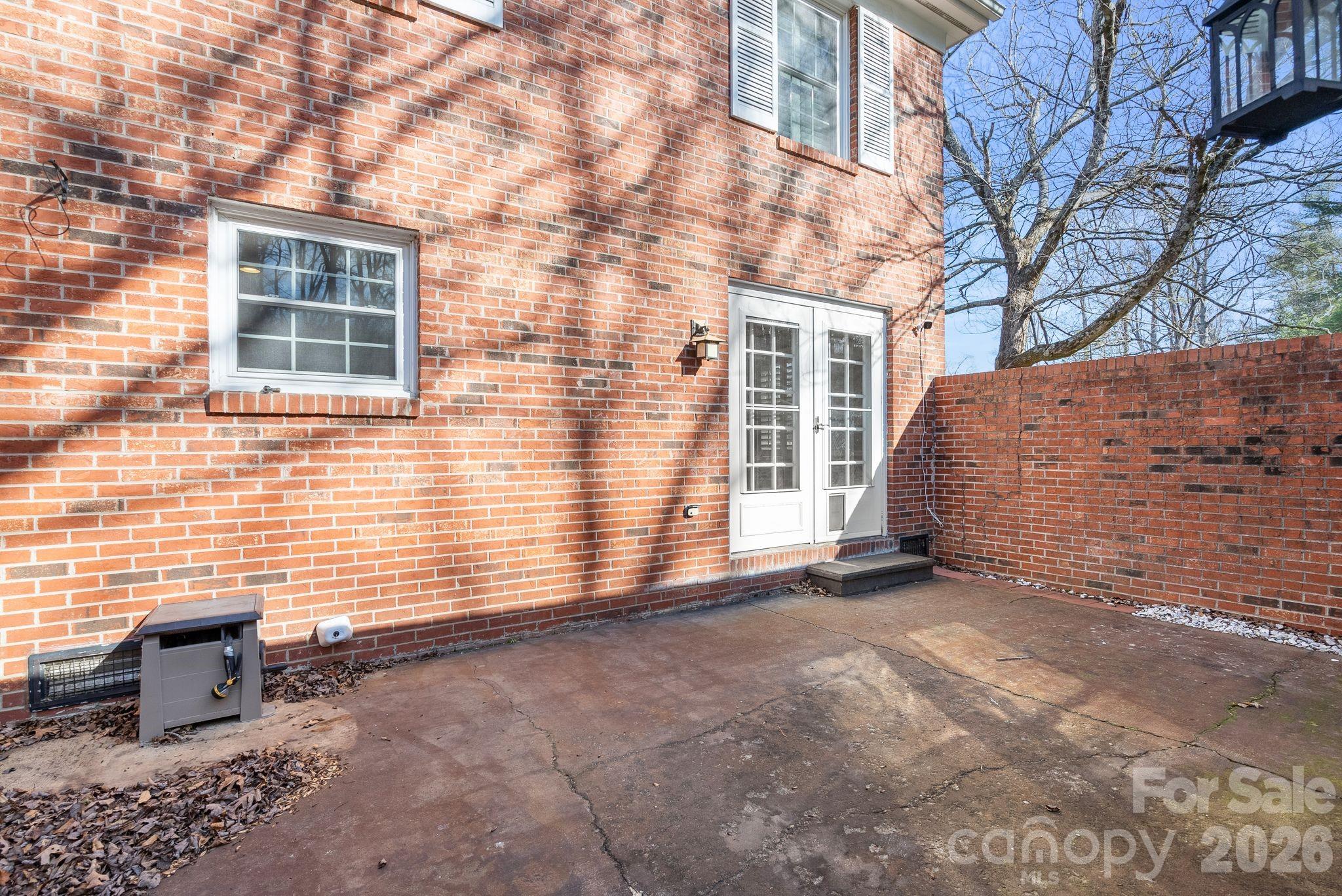 1411 Kensington Road Hendersonville NC 28791
