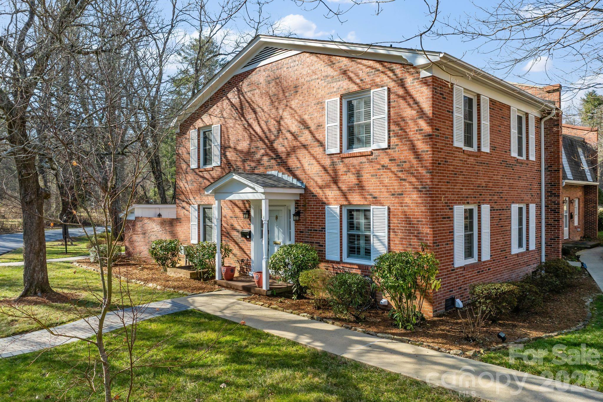1411 Kensington Road Hendersonville NC 28791