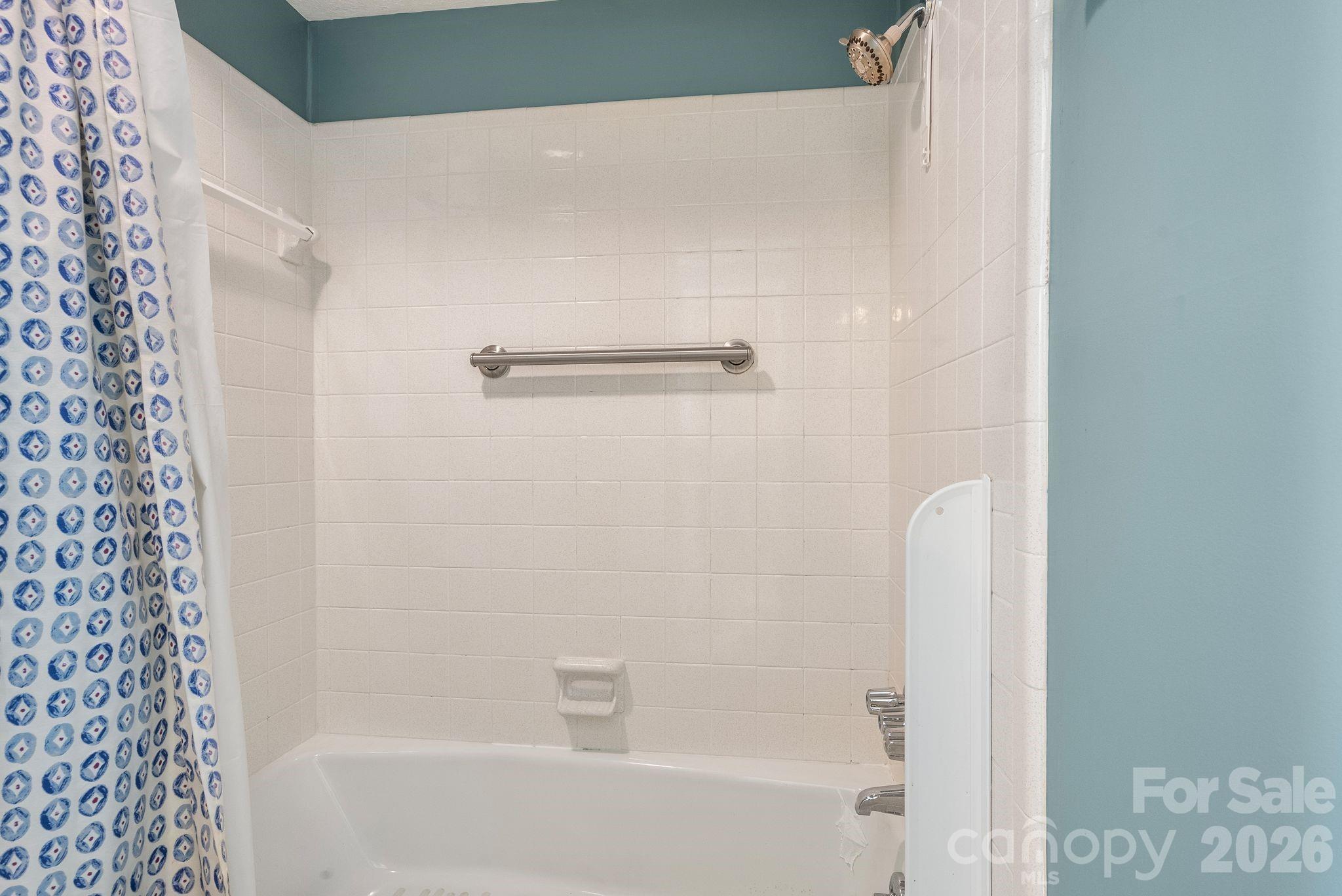 1411 Kensington Road Hendersonville NC 28791
