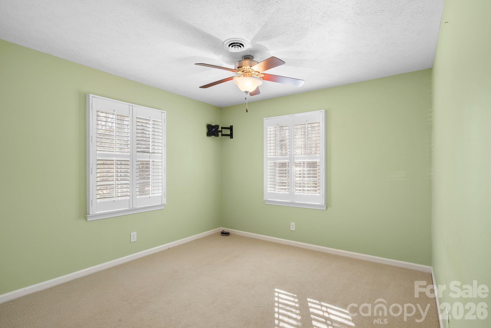 1411 Kensington Road Hendersonville NC 28791
