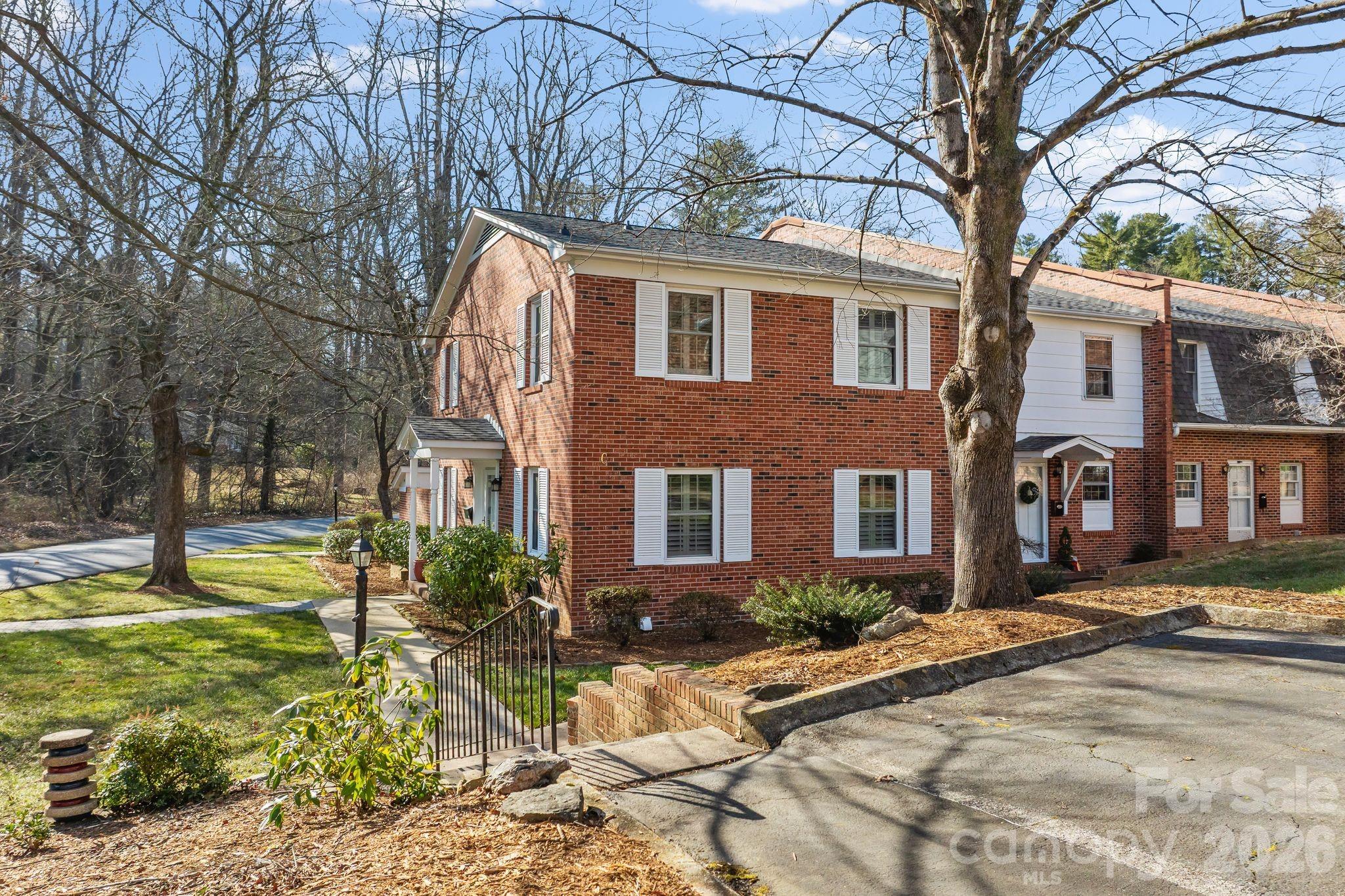 1411 Kensington Road Hendersonville NC 28791