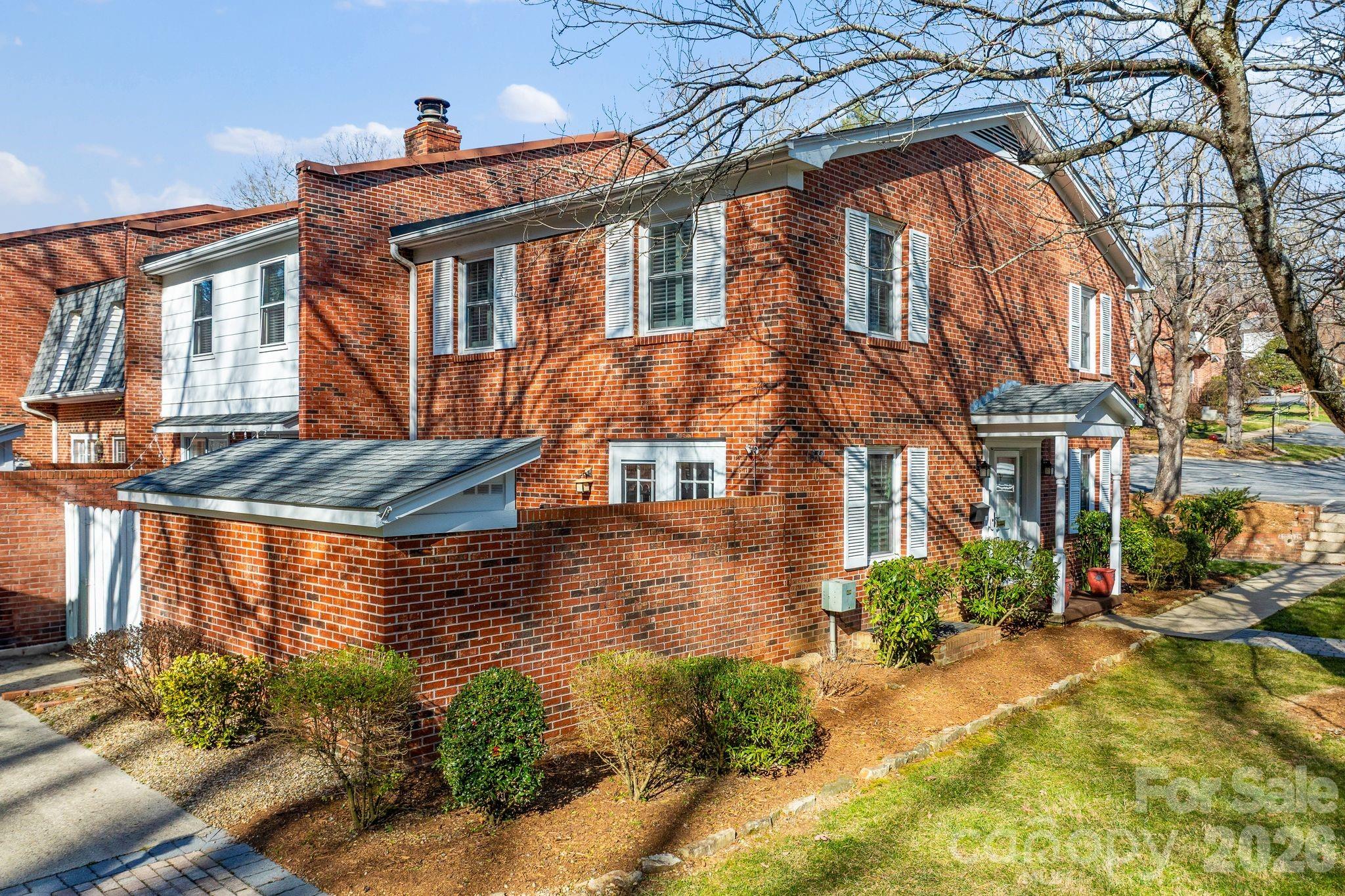 1411 Kensington Road Hendersonville NC 28791