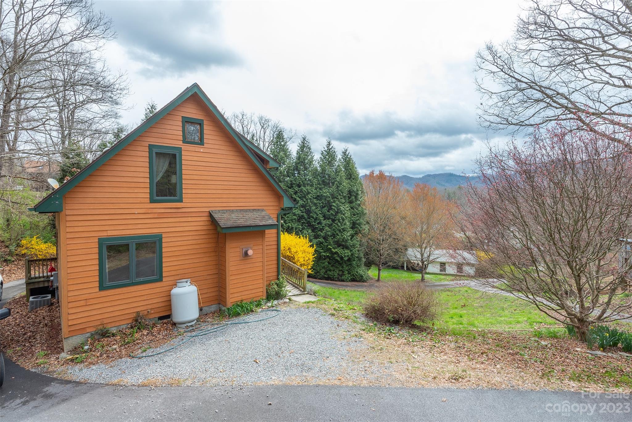 3 & 5 Summit Drive Black Mountain NC 28711