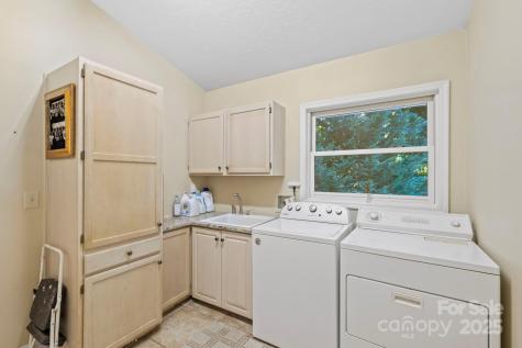 652 Avery Creek Road Arden NC 28704