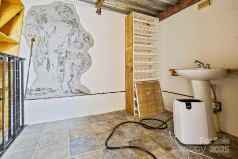 652 Avery Creek Road Arden NC 28704