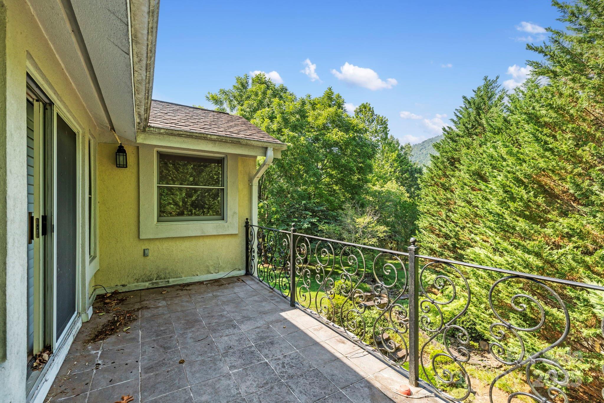 652 Avery Creek Road Arden NC 28704