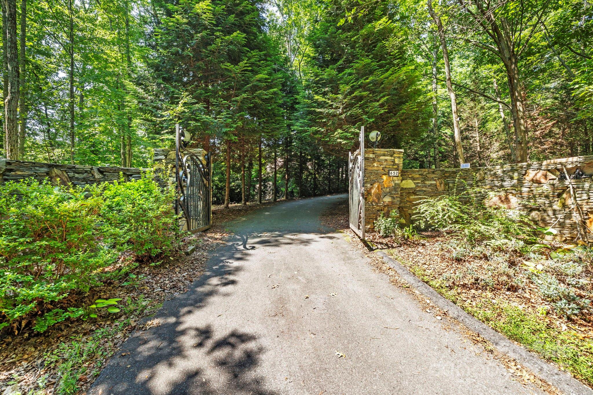 652 Avery Creek Road Arden NC 28704