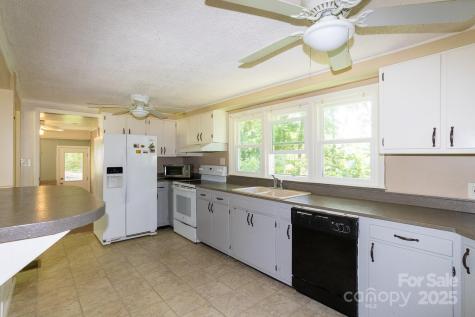 50 Taft Street Black Mountain NC 28711