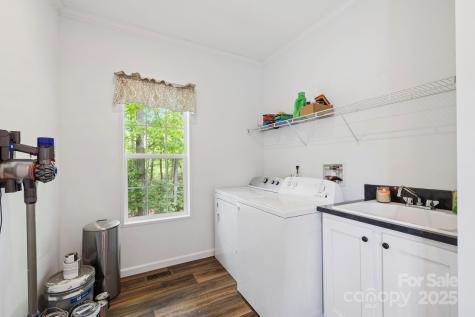 281 Crooked Creek Estate Old Fort NC 28762