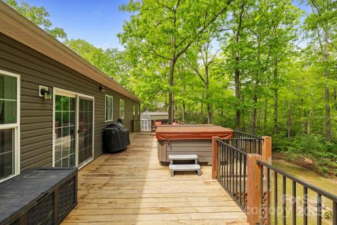 281 Crooked Creek Estate Old Fort NC 28762