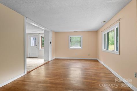 132 Little Knob Road Asheville NC 28803