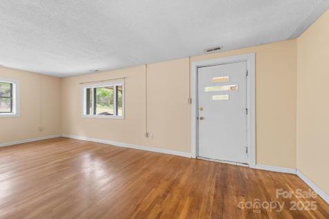 132 Little Knob Road Asheville NC 28803