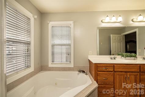 2640 Ironwood Drive Hickory NC 28602