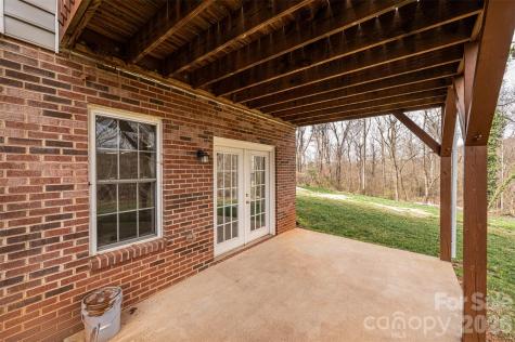 2640 Ironwood Drive Hickory NC 28602