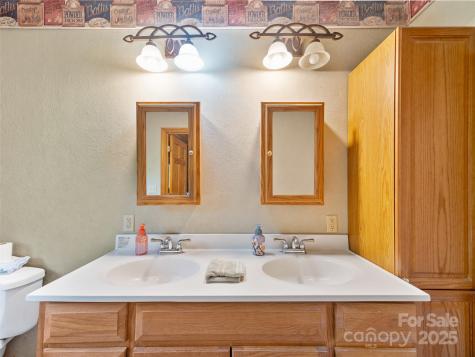 211 Cherry Hollow Road Burnsville NC 28714