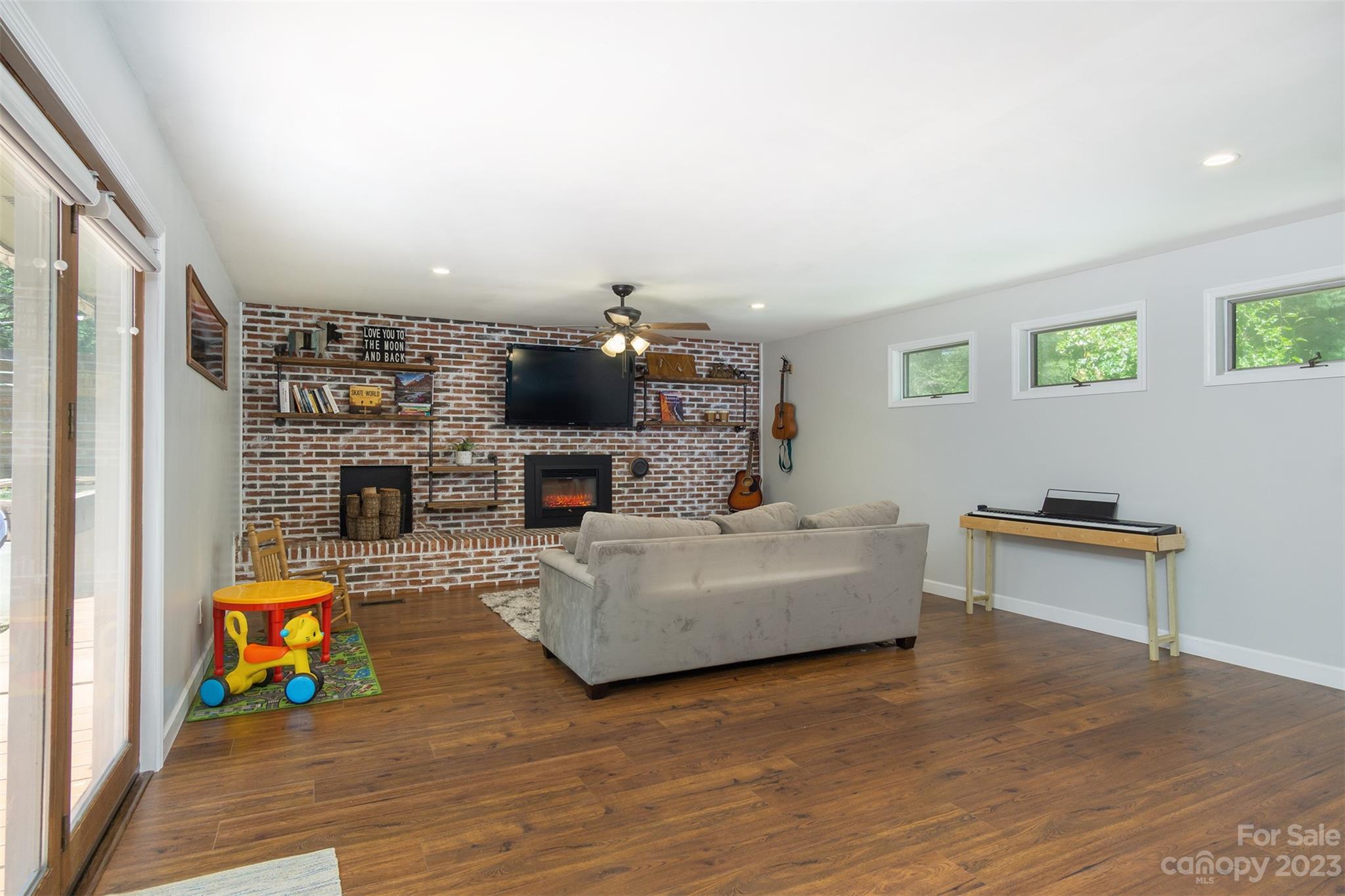 13 Woodfield Road Arden NC 28704