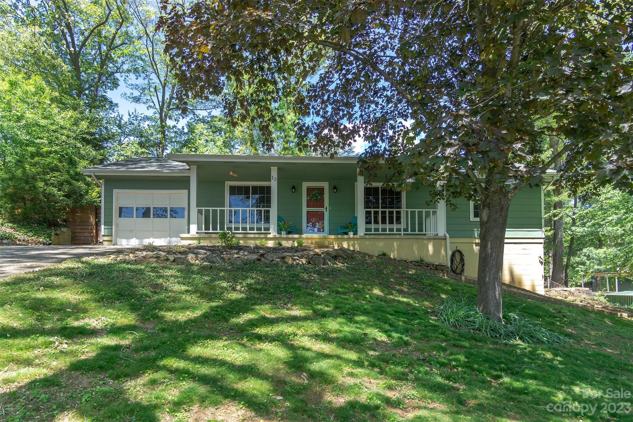 13 Woodfield Road Arden NC 28704