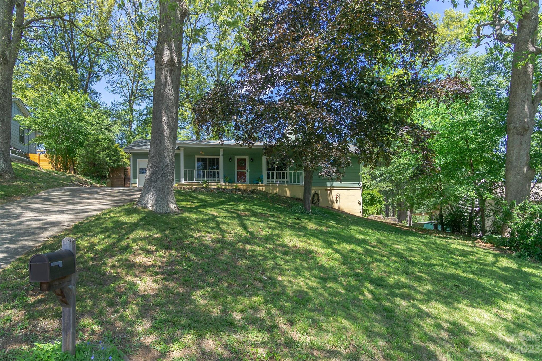 13 Woodfield Road Arden NC 28704