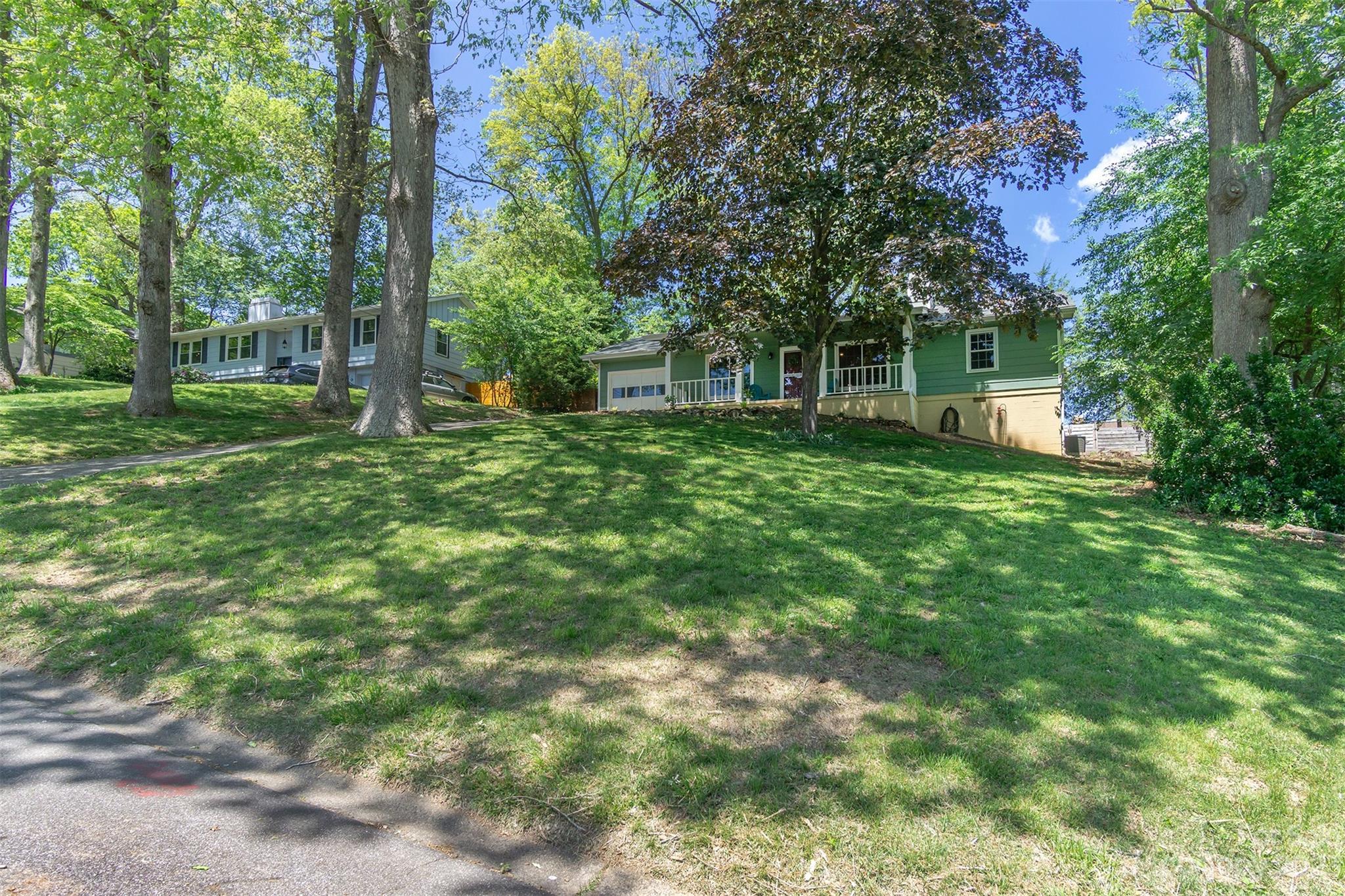 13 Woodfield Road Arden NC 28704