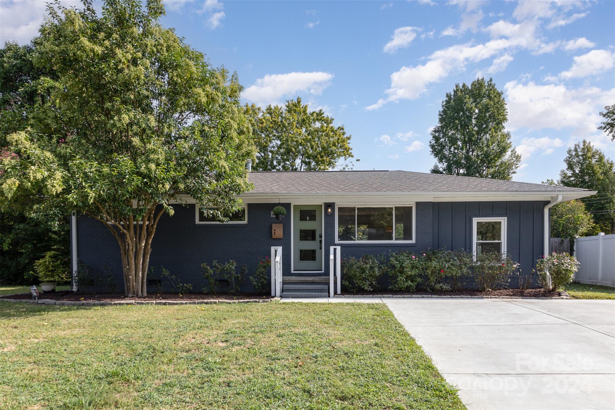 4127 Strangford Avenue Charlotte NC 28215