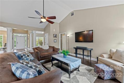 280 Hunter Ridge Drive Marshall NC 28753