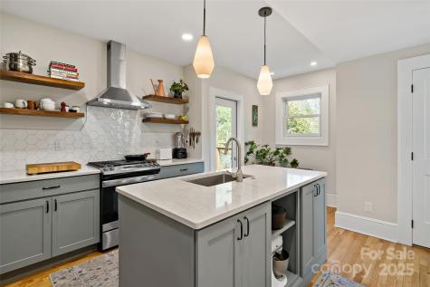 13 Brucemont Place Asheville NC 28806