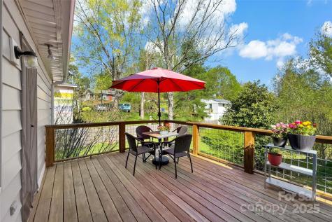 13 Brucemont Place Asheville NC 28806