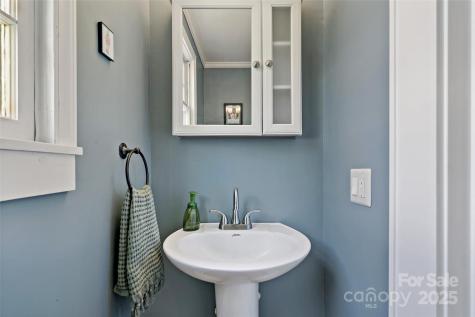 13 Brucemont Place Asheville NC 28806