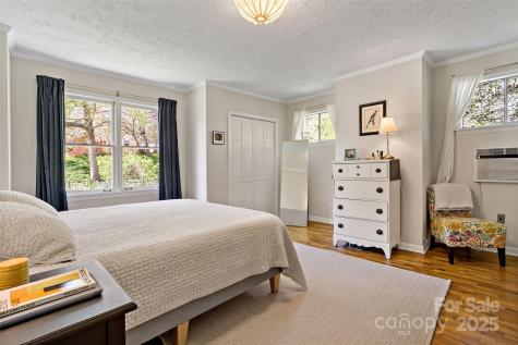 13 Brucemont Place Asheville NC 28806
