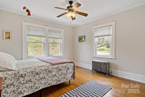 13 Brucemont Place Asheville NC 28806