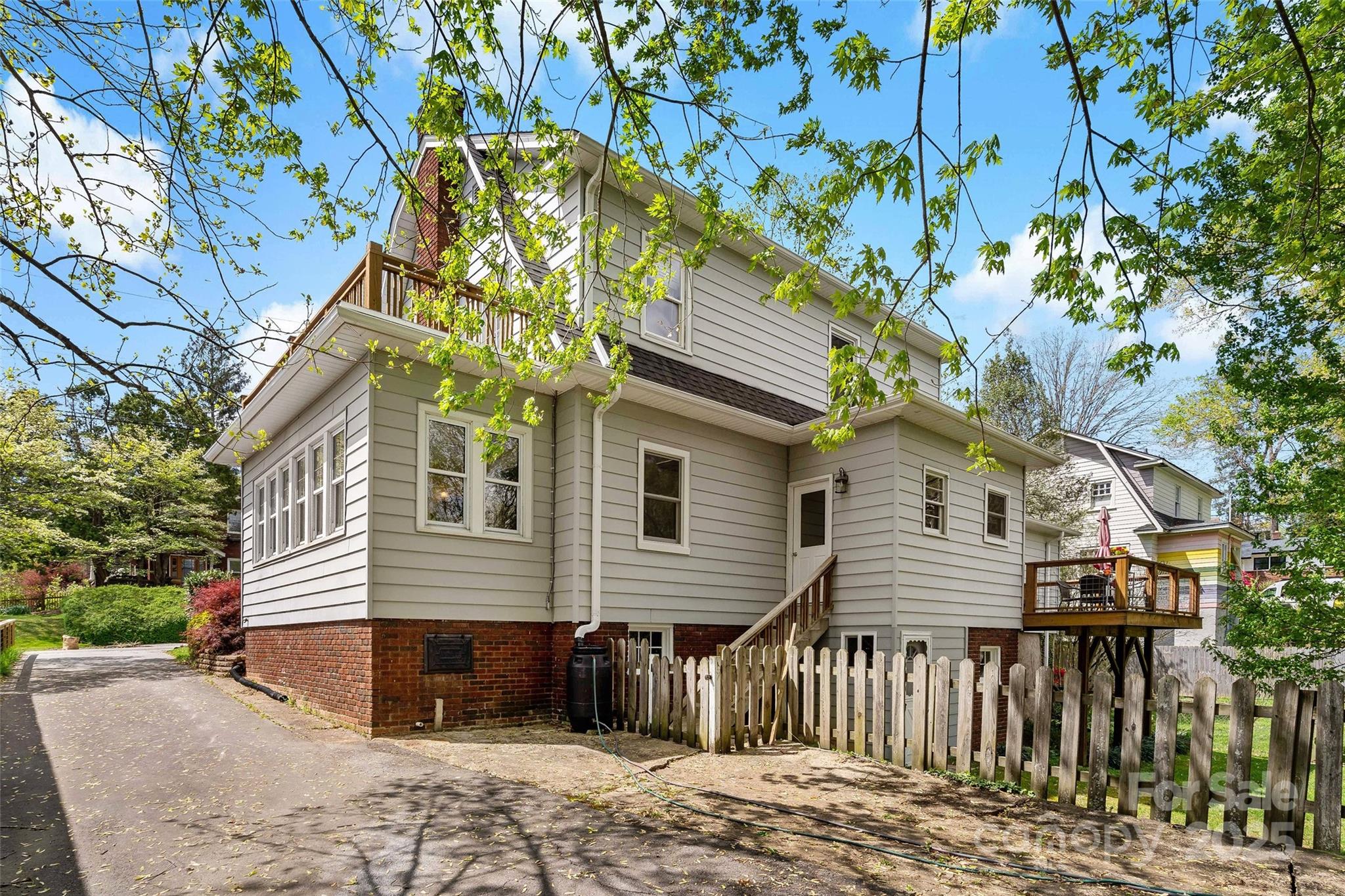 13 Brucemont Place Asheville NC 28806