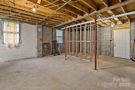 13 Brucemont Place Asheville NC 28806