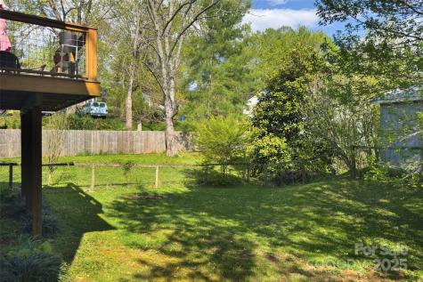 13 Brucemont Place Asheville NC 28806