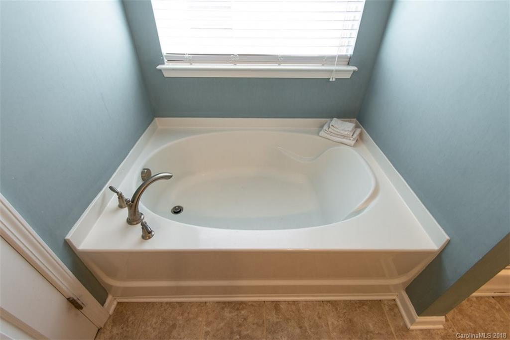12411 Hunting Birds Lane Charlotte NC 28278