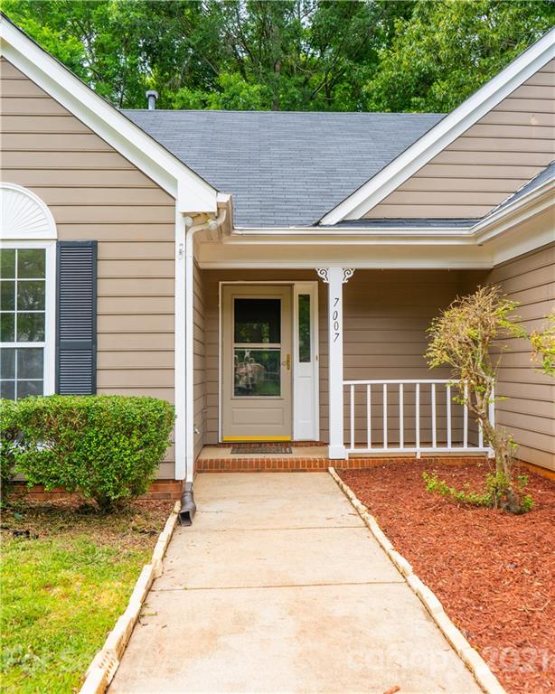 7007 Spandril Lane Charlotte NC 28215