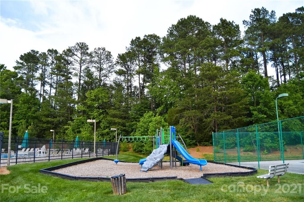 7007 Spandril Lane Charlotte NC 28215