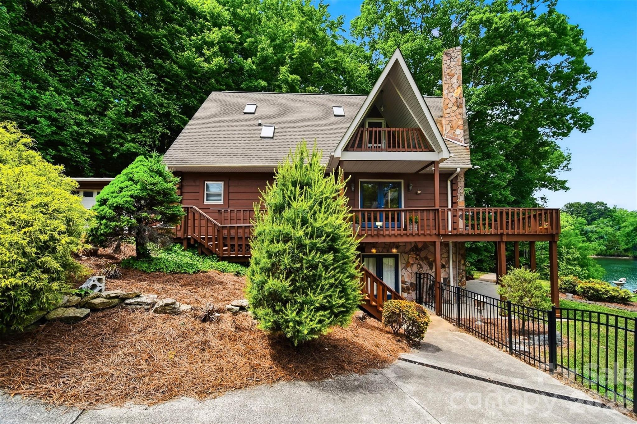 1925 Lake Acres Drive Hickory NC 28601