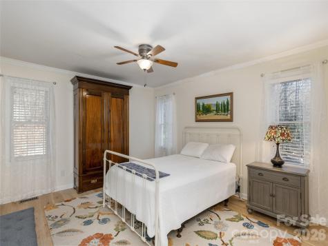 128 Camellia Way Hendersonville NC 28739