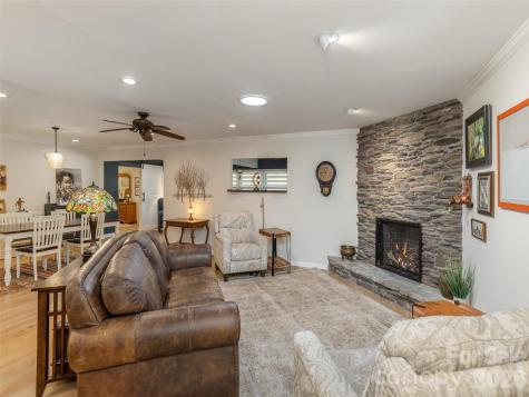 128 Camellia Way Hendersonville NC 28739
