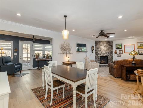 128 Camellia Way Hendersonville NC 28739
