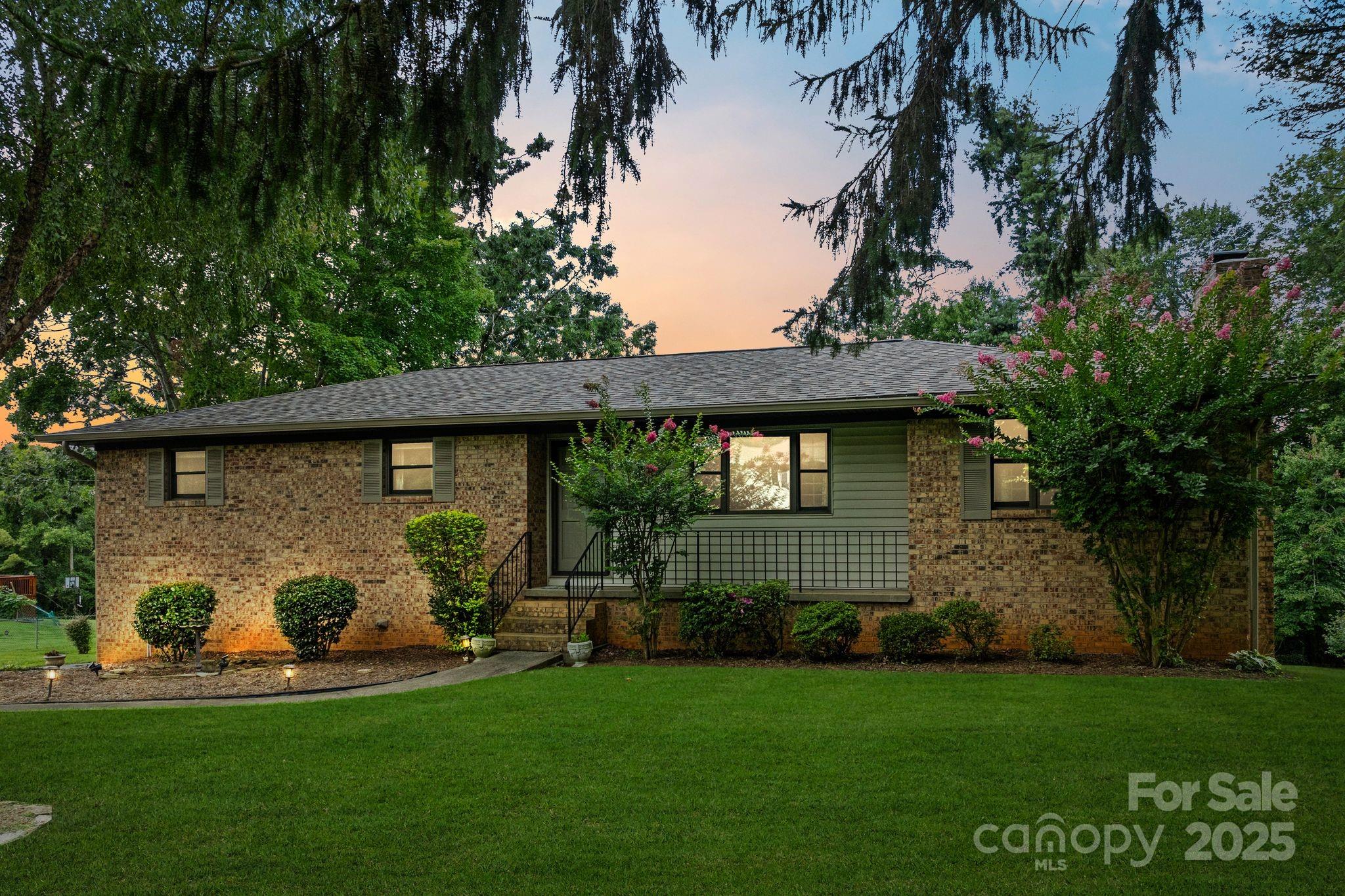 89 Braddock Way Asheville NC 28803